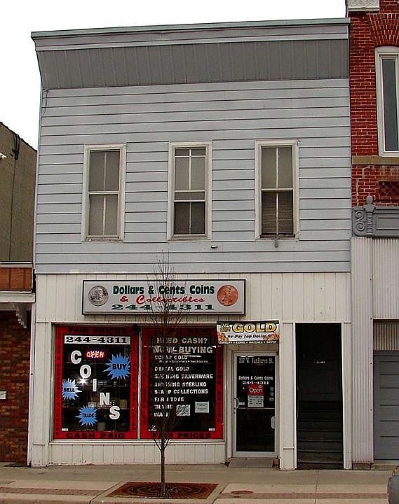 1st image of 207 W Van Buren St