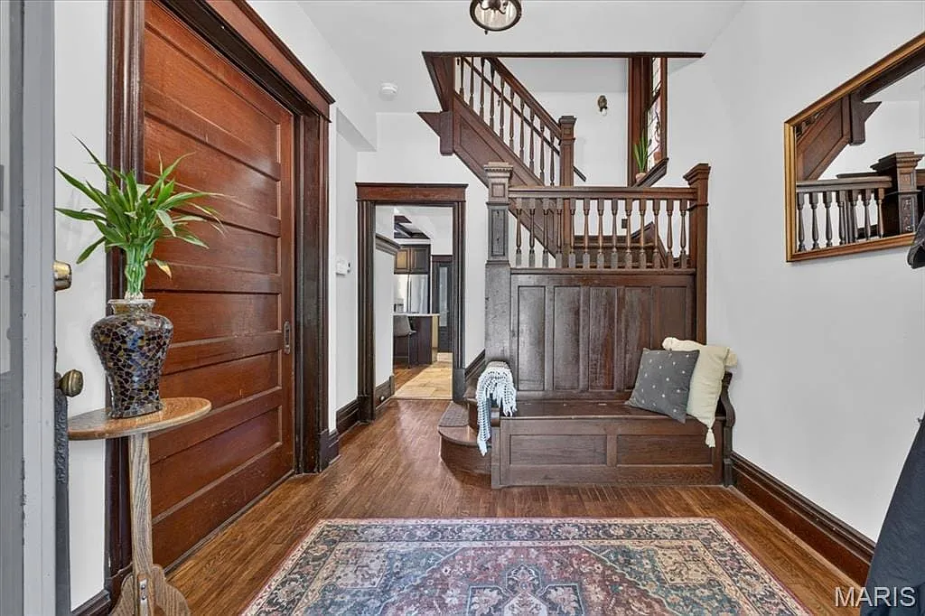 3 bed, 1.5 bath, 1800 sqft, $2,950 — Photo 3