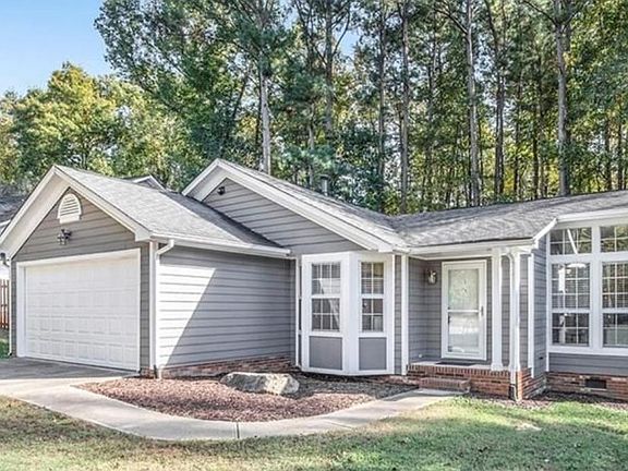 2nd image of 3408 Armitage Dr