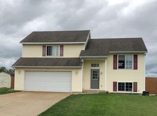 414 Discovery Dr, Wayland, MI 49348