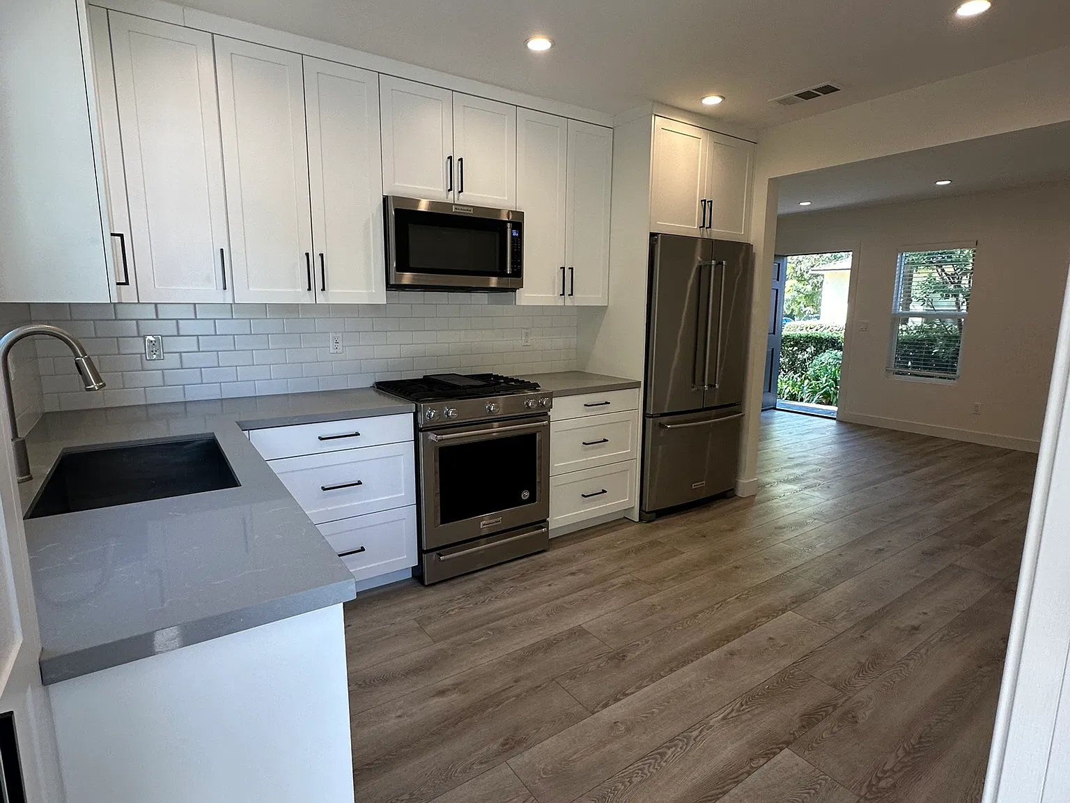 2 bed, $3,300 — Photo 3