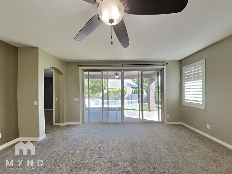 264 E Mead Dr — Photo 5