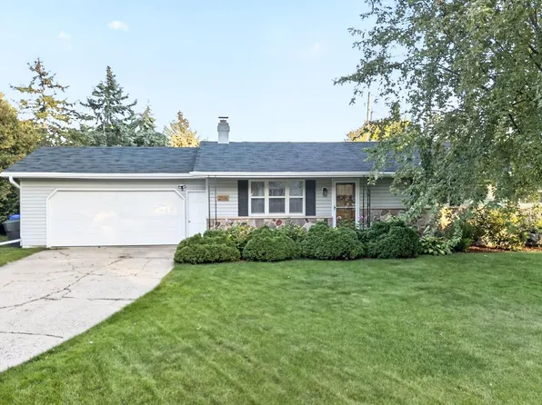 2516 N Summit St, Appleton, WI 54914