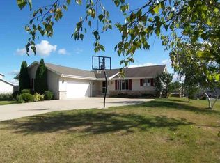 28829 Oak Hill Ln, Waterford, WI 53185