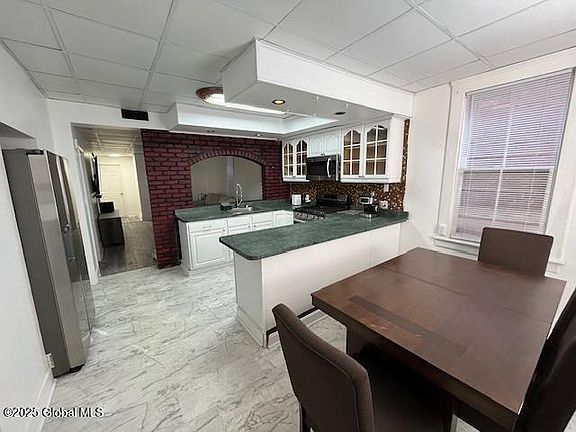 4th image of 189 Hill St #2