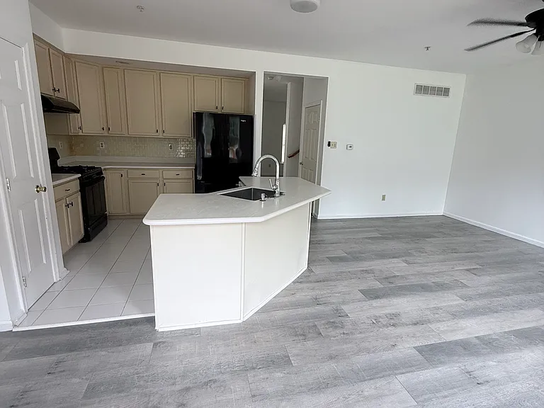 63D Lower Ridge View Cir — Photo 1