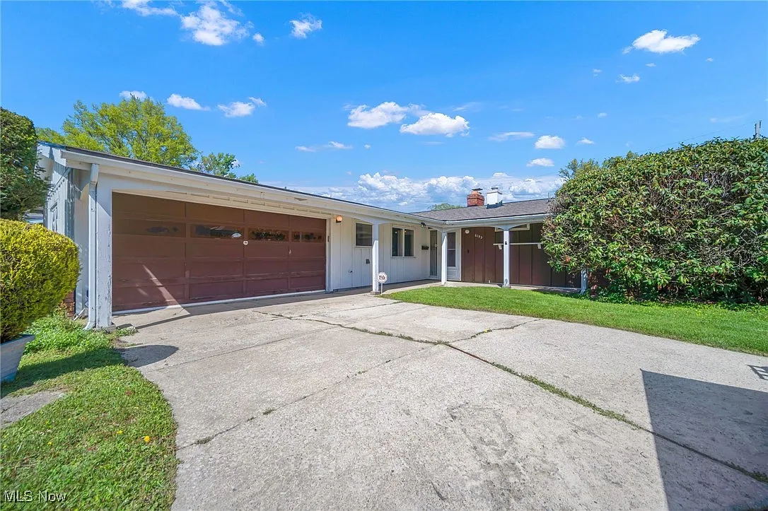 6193 Firwood Rd photo 1