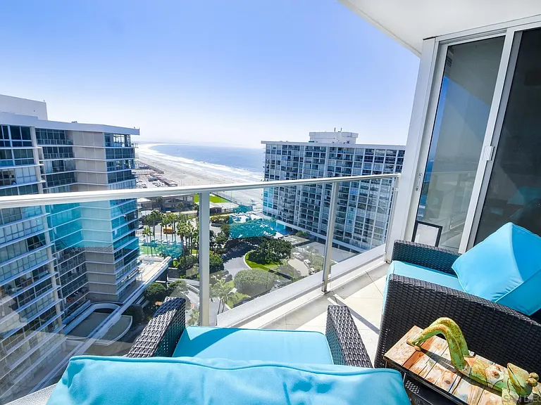 1810 Avenida Del Mundo #1609 — Photo 31