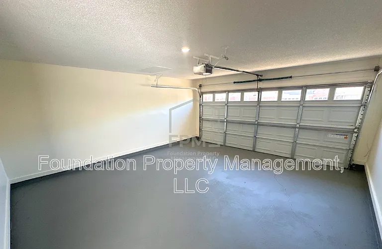 1818 Winship Dr — Photo 15