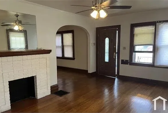 3 bed, $1,300 — Photo 3