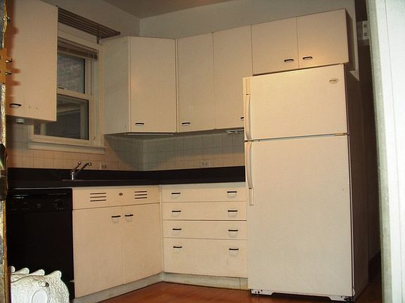 5th image of 419 Washington Blvd