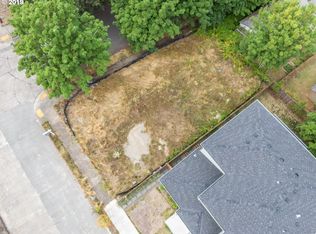 1105 NE Holland St, Portland, OR 97211