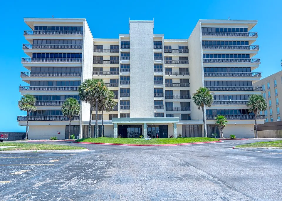 15002 Windward Dr #706