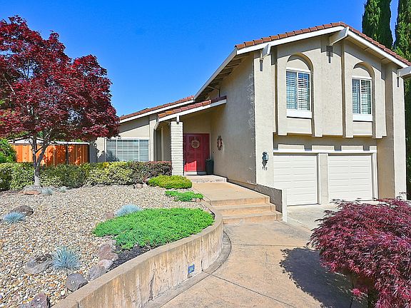 3rd image of 933 Meadowvale Ct