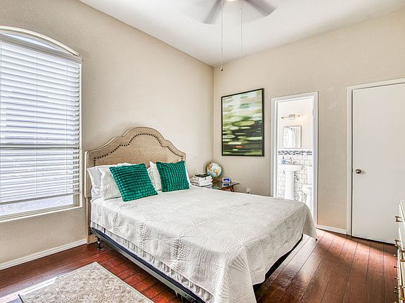 5th image of 702 Myrtle Ave #2-B