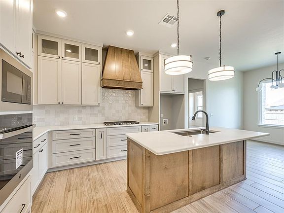 5th image of 1104 Jozie Way