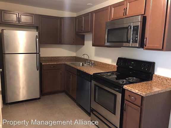 2nd image of 109 Essex St APT 5