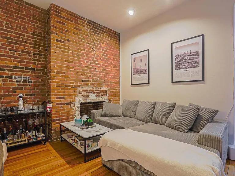 11 Gorham St #9 — Photo 5