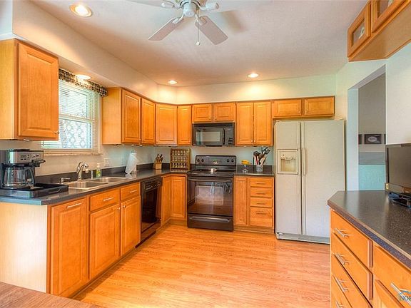 2nd image of 2408 Plum Leaf Ln