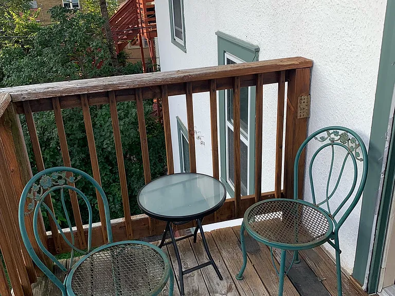 balcony