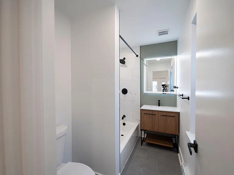 4902 Chestnut St #303 — Photo 6