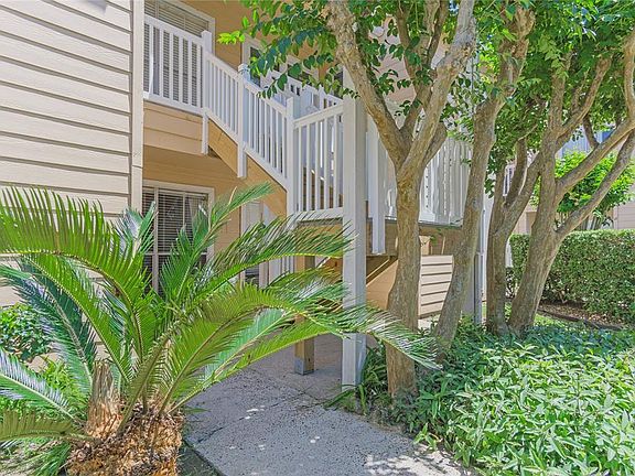 4th image of 3506 Cove Ln #1312