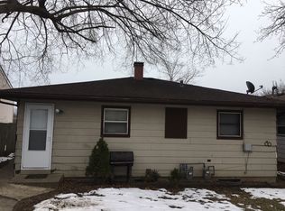 2046 Hebron Ave, Zion, IL 60099