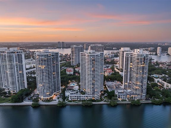 2nd image of 3000 Island Blvd APT 505