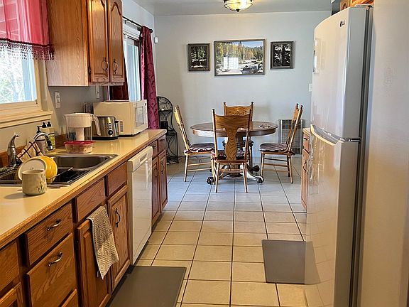 5th image of 825 Paiute Ln