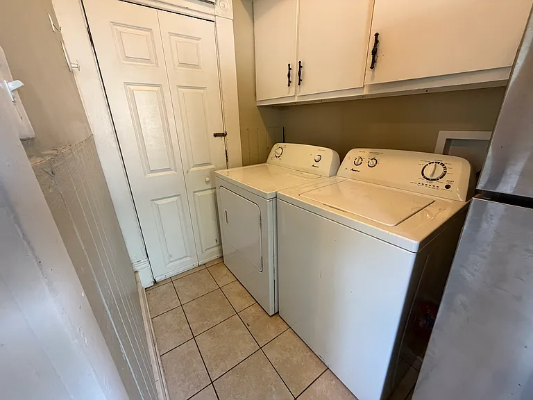 1490 Indianola Ave #1 — Photo 12
