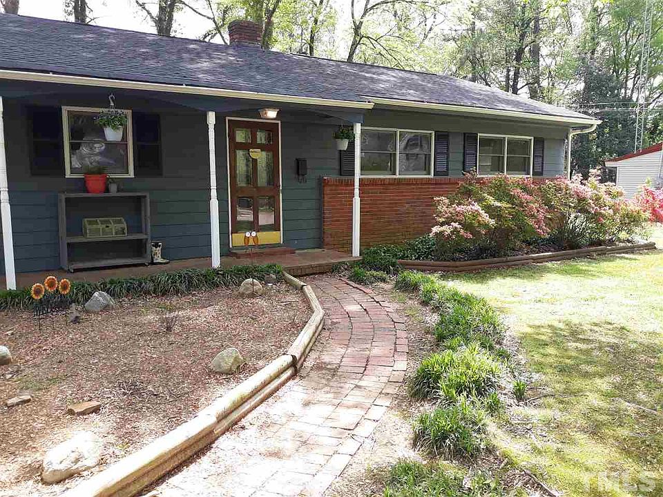 2nd image of 213 Gray St