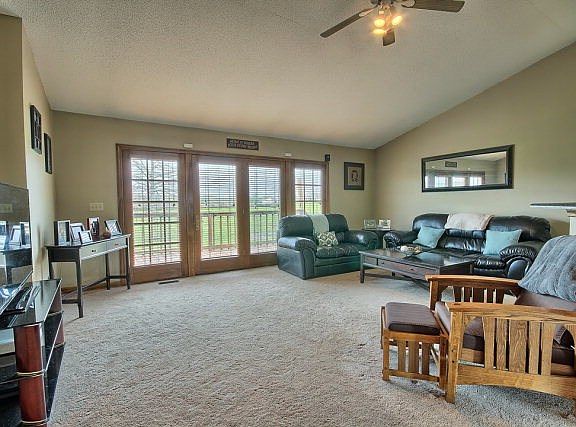 3rd image of 93 Eagle Ct #136/0554