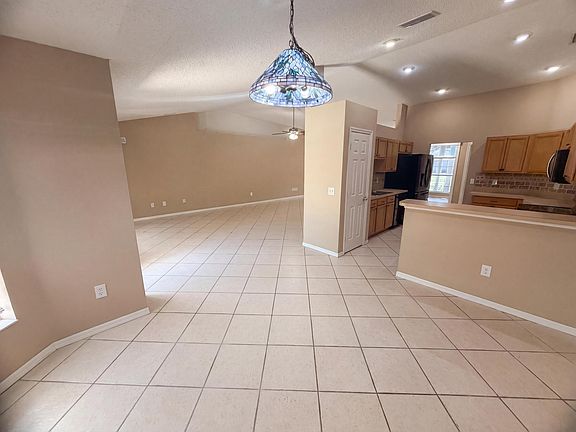3rd image of 3642 SW Sterricker Street