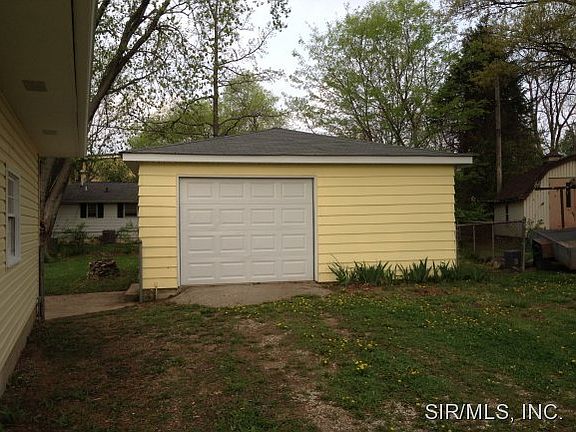 2nd image of 2901 Hilltop Dr