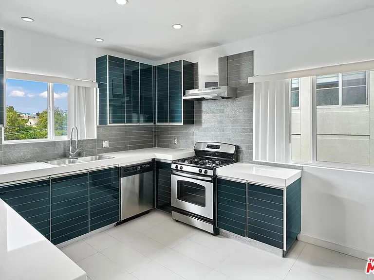 825 S Le Doux Rd #303 — Photo 6