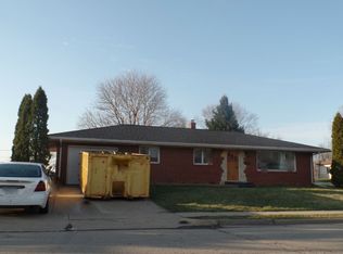 1175 Kane St, Dubuque, IA 52001