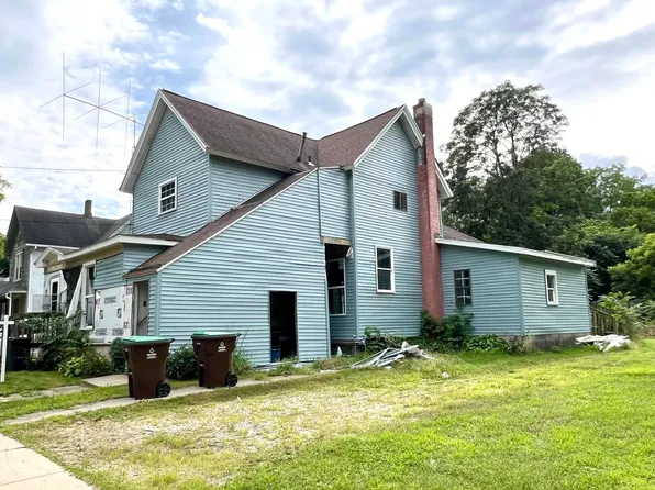 911 N Clinton St, Albion, MI 49224