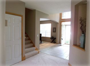 4555 Queensland Ln N, Plymouth, MN 55446