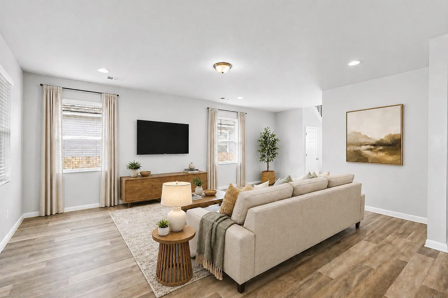 4 bed, 3.0 bath, 2502 sqft, $2,300 — Photo 3