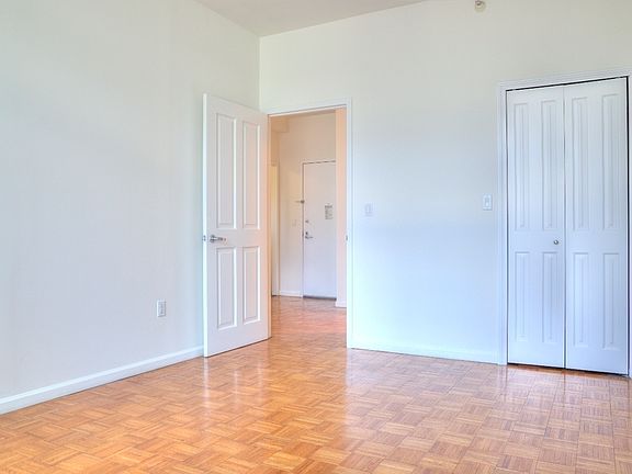 4th image of 350 W 43rd St APT 15D