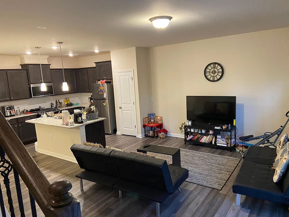 Living Room - 3004 Newfields Pl
