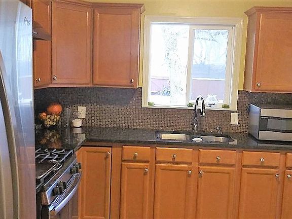 5th image of 146 N 23rd Avenue Ct