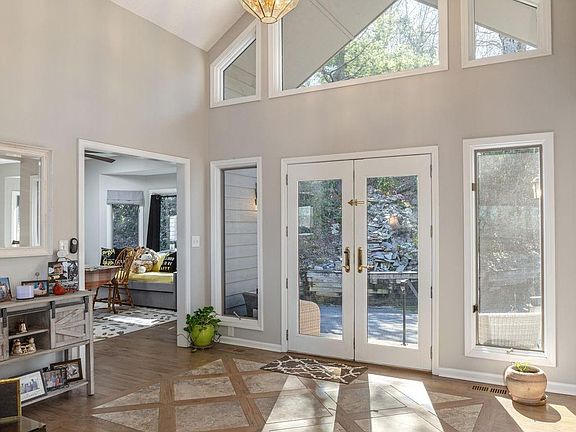4th image of 155 Poplar Loop Dr