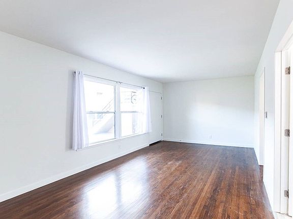 3rd image of 4101 Wade St #C
