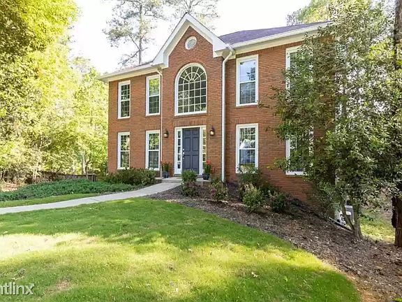 2nd image of 2426 Brookvine Ln