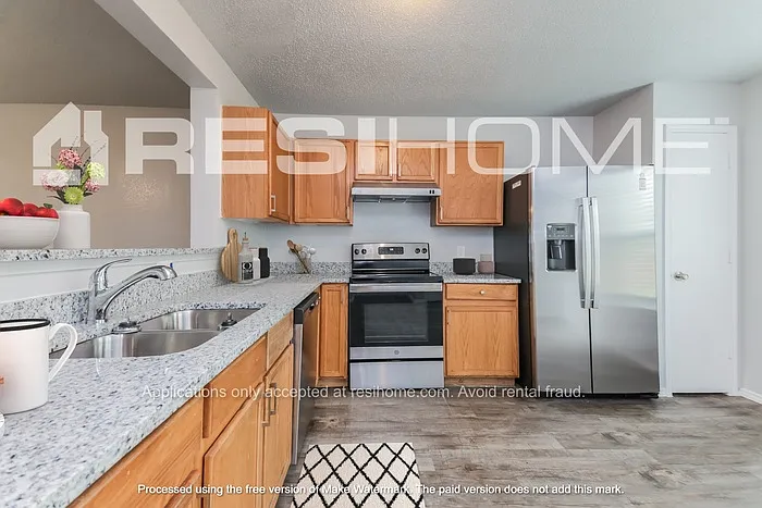 1703 Red Cloud Dr — Photo 3