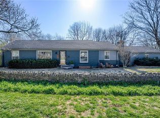 8730 Virginia Ln, Kansas City, MO 64114