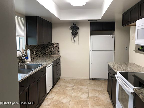 4th image of 2506 Plantation Dr