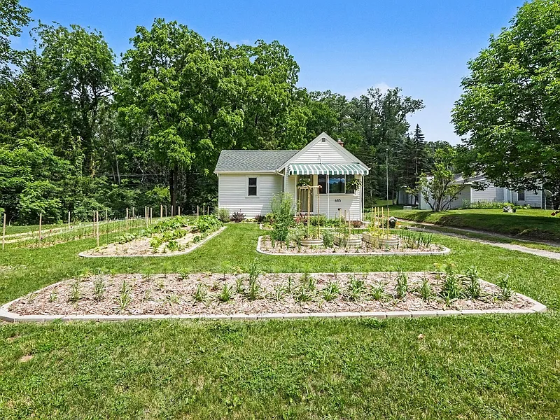 685 S Wagner Rd