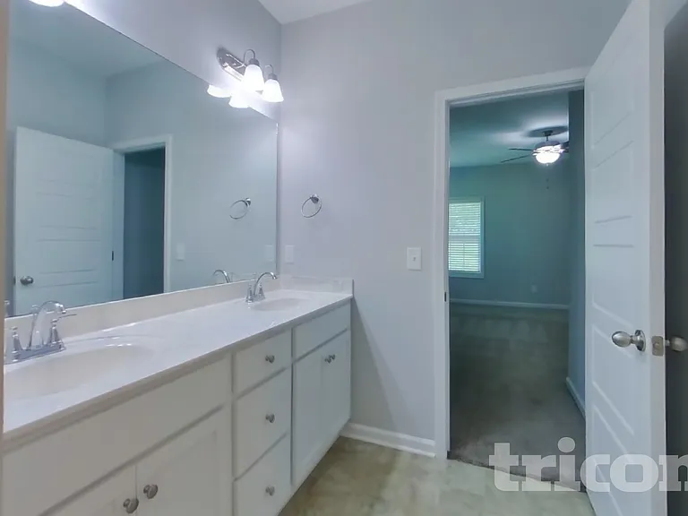 713 W Coker Way — Photo 8